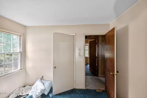 Bedroom - 414 Laurel Dr, Smithfield, NC 27577 photo 2 of 6