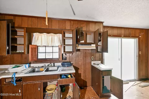 Kitchen - 414 Laurel Dr, Smithfield, NC 27577 photo 1 of 1
