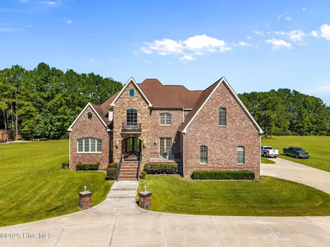 187 Country Squire Ln, Jacksonville, NC 28540