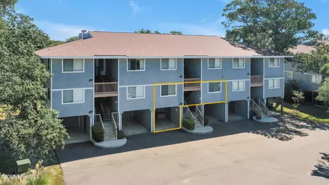 27 Bunker Ct, Caswell Beach, NC 28465