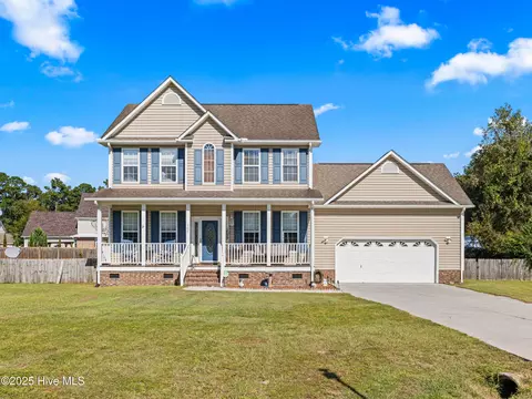 107 Daniel Ct, Richlands, NC 28574