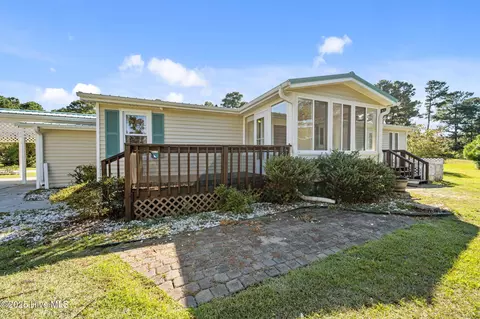 610 Galley Ct, Hampstead, NC 28443