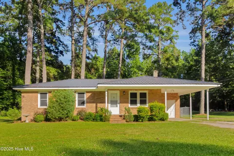435 Sanders Ln, New Bern, NC 28562