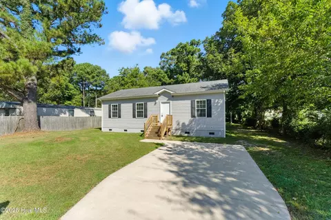 146 Wedgewood Dr, Moyock, NC 27958