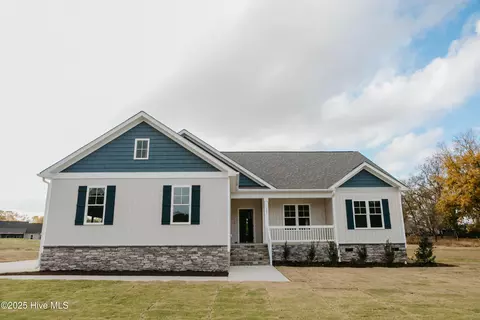 107 Lucky Ln, Pikeville, NC 27863