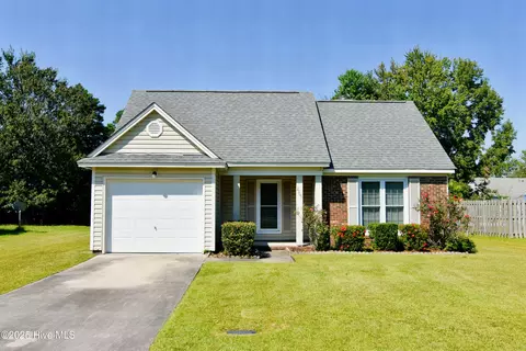 2905 New Town Dr, Wilmington, NC 28405