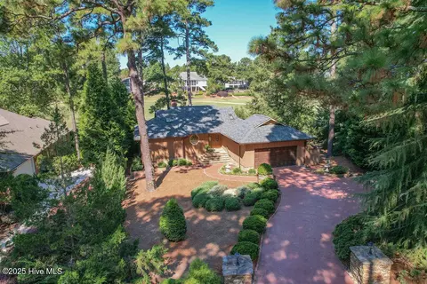 90 Lakewood Dr, Pinehurst, NC 28374