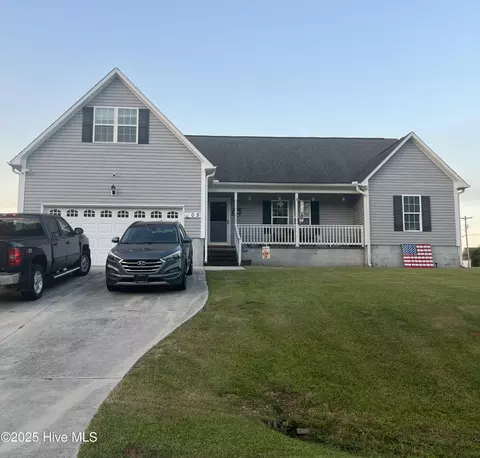 505 SW Ridge Dr, Richlands, NC 28574