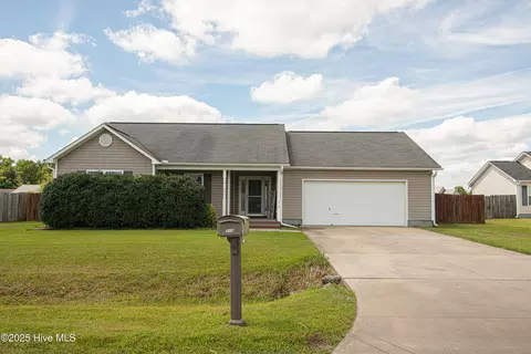 315 Haywood Dr, Richlands, NC 28574