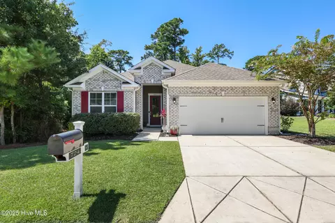 724 Coniston Dr SE, Leland, NC 28451