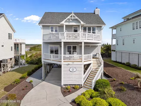 126 S Permuda Wynd Dr, North Topsail Beach, NC 28460