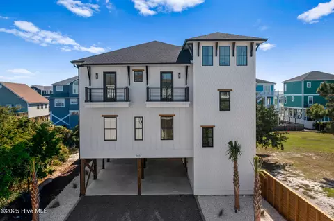 1031 Coquina Cove Dr, Holden Beach, NC 28462