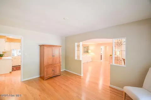 Living - 6 White Birch Ln, Pinehurst, NC 28374 photo 5 of 6
