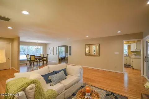 Living - 6 White Birch Ln, Pinehurst, NC 28374 photo 3 of 6