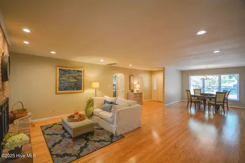 Living - 6 White Birch Ln, Pinehurst, NC 28374 photo 2 of 6