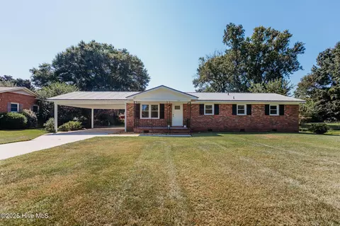 174 Hereford Dr, Dudley, NC 28333