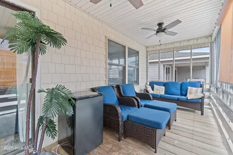 Exterior - 412 33rd St, Sunset Beach, NC 28468 photo 4 of 6