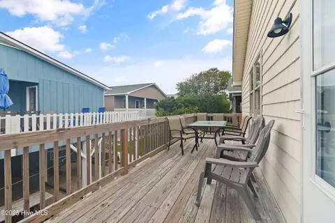 Exterior - 412 33rd St, Sunset Beach, NC 28468 photo 2 of 6