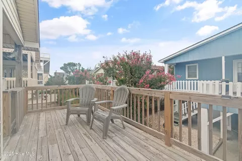 Exterior - 412 33rd St, Sunset Beach, NC 28468 photo 3 of 6