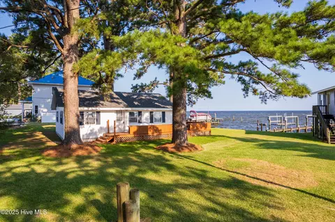 156 Long Beach Dr, Hertford, NC 27944