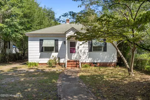 2061 Burnett Blvd, Wilmington, NC 28401