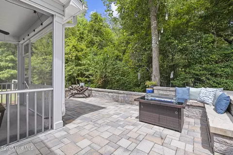Exterior - 75 Twisted Oak Ct, Hampstead, NC 28443 photo 2 of 8