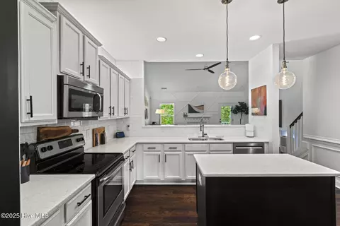 Kitchen - 75 Twisted Oak Ct, Hampstead, NC 28443 photo 1 of 5