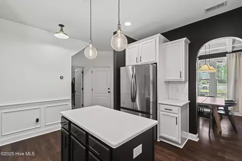 Kitchen - 75 Twisted Oak Ct, Hampstead, NC 28443 photo 2 of 5