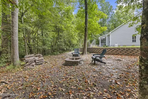 Exterior - 75 Twisted Oak Ct, Hampstead, NC 28443 photo 5 of 8