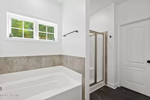 Bath - 75 Twisted Oak Ct, Hampstead, NC 28443 photo 3 of 4