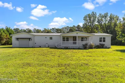 56 Sage Dr, Burgaw, NC 28425