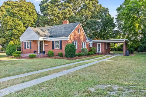 110 W Railroad St, La Grange, NC 28551