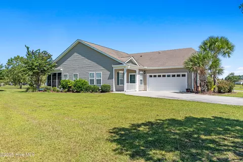 1015 Coleto Creek Ln, Carolina Shores, NC 28467