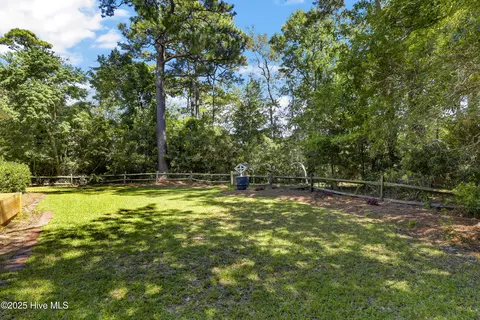 Exterior - 605 Sawgrass Rd, Hampstead, NC 28443 photo 9 of 17