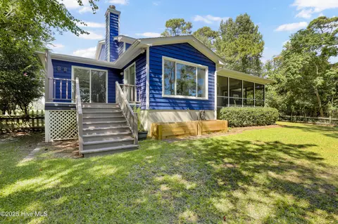 Exterior - 605 Sawgrass Rd, Hampstead, NC 28443 photo 8 of 17