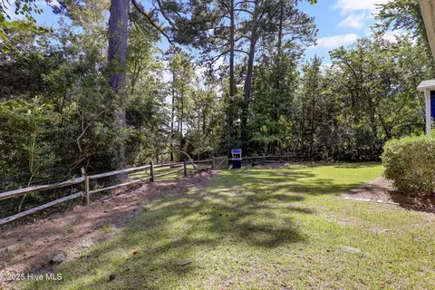 Exterior - 605 Sawgrass Rd, Hampstead, NC 28443 photo 5 of 17