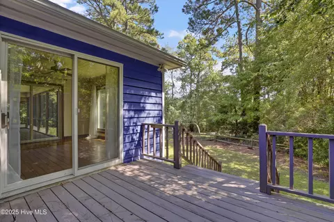 Exterior - 605 Sawgrass Rd, Hampstead, NC 28443 photo 7 of 17