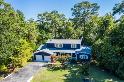 605 Sawgrass Rd, Hampstead, NC 28443