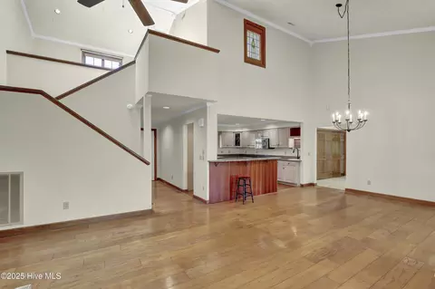 Living - 605 Sawgrass Rd, Hampstead, NC 28443 photo 2 of 5