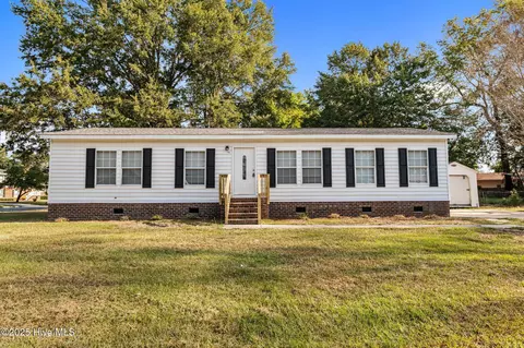 206 Woodside Rd, Greenville, NC 27834