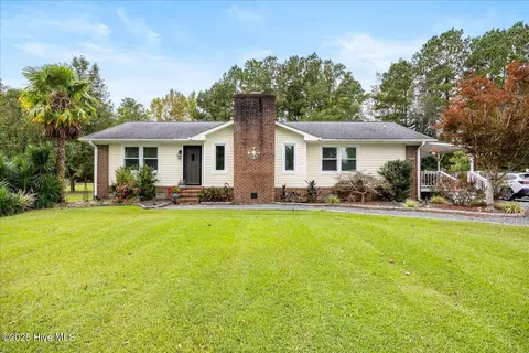 5490 Croomsbridge Rd, Burgaw, NC 28425