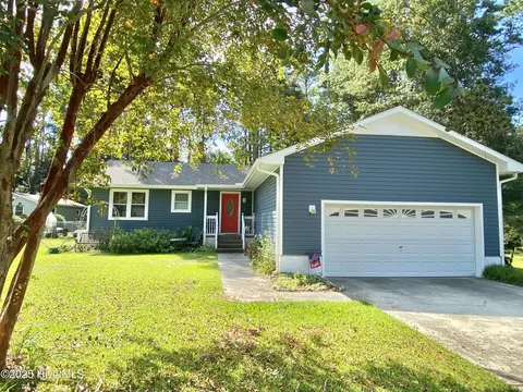 3707 Country Club Rd, Morehead City, NC 28557