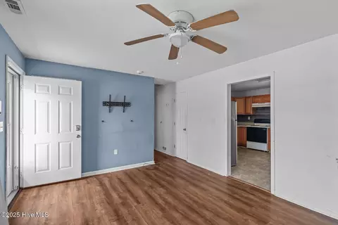 Living - 103 Riegel Dr, Hubert, NC 28539 photo 1 of 2