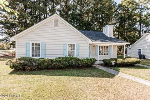 2000 Tanglewood Rd, Rocky Mount, NC 27804