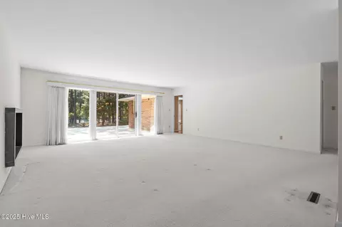 Living - 50 Wilson Rd, Pinehurst, NC 28374 photo 4 of 8