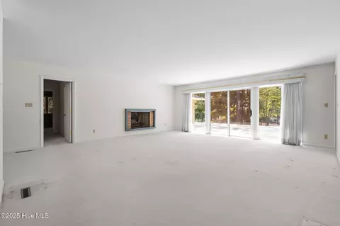 Living - 50 Wilson Rd, Pinehurst, NC 28374 photo 5 of 8