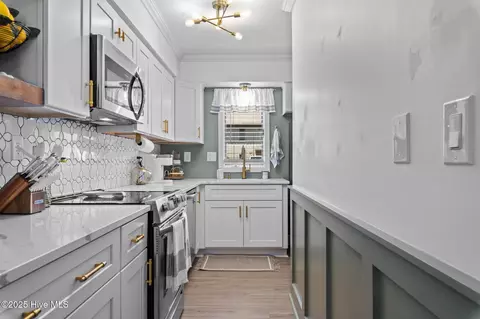 Kitchen - 940 Linden Rd UNIT 6, Pinehurst, NC 28374 photo 3 of 5
