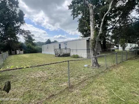 204 Beech St, Jacksonville, NC 28540