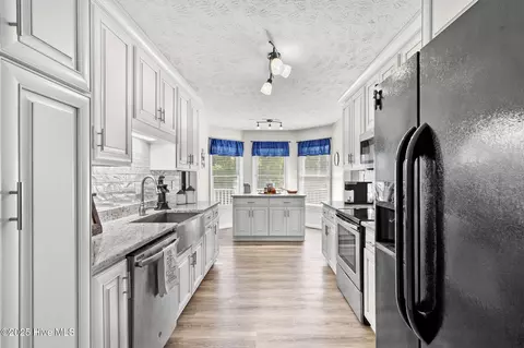 Kitchen - 16640 Titmouse Ct, Wagram, NC 28396 photo 2 of 4