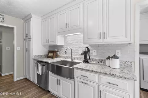Kitchen - 16640 Titmouse Ct, Wagram, NC 28396 photo 4 of 4